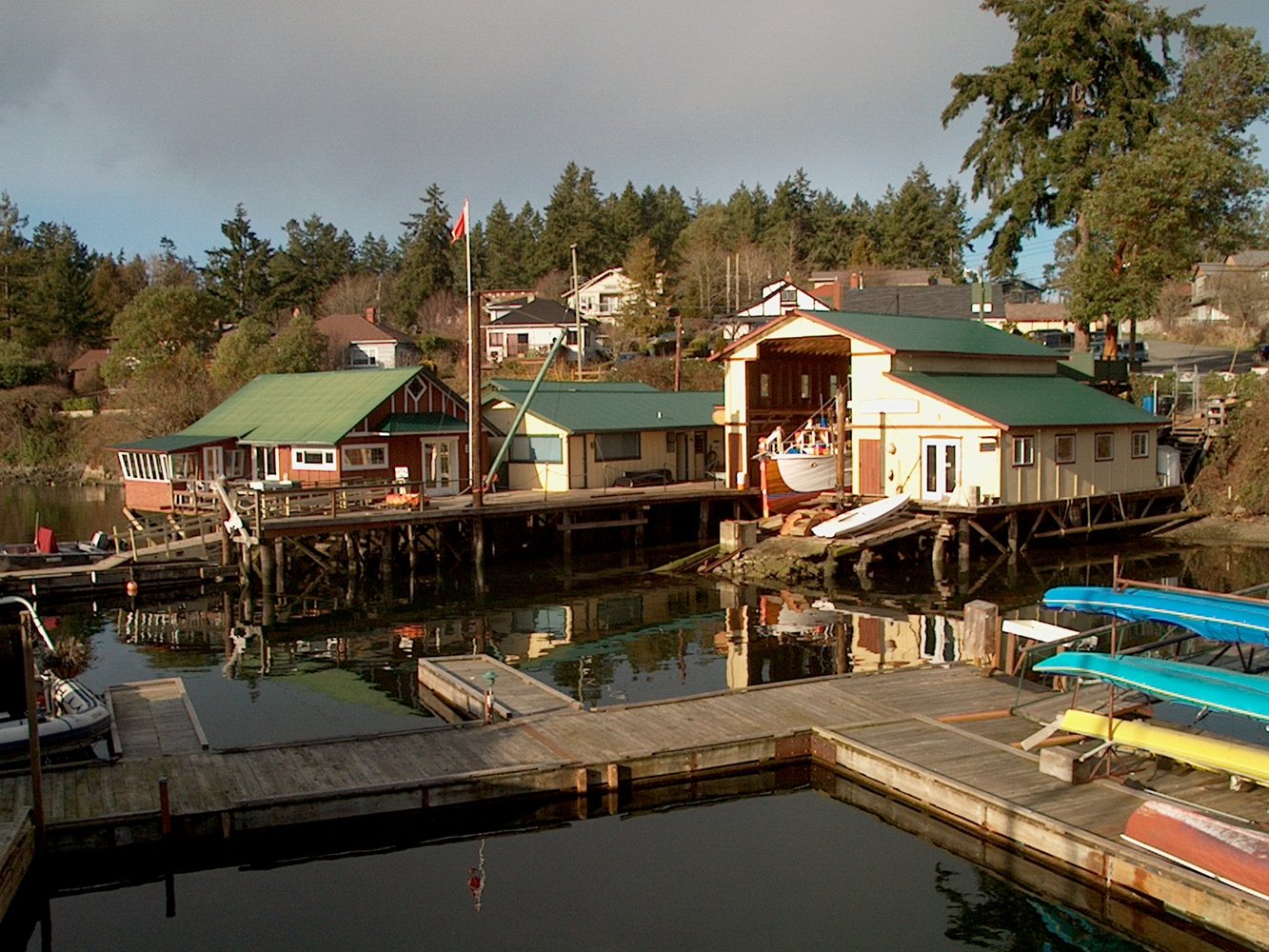 Brentwood Bay Lodge-Padi Dive Resort