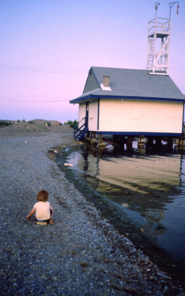 buoybuoybuoy - Winter Station